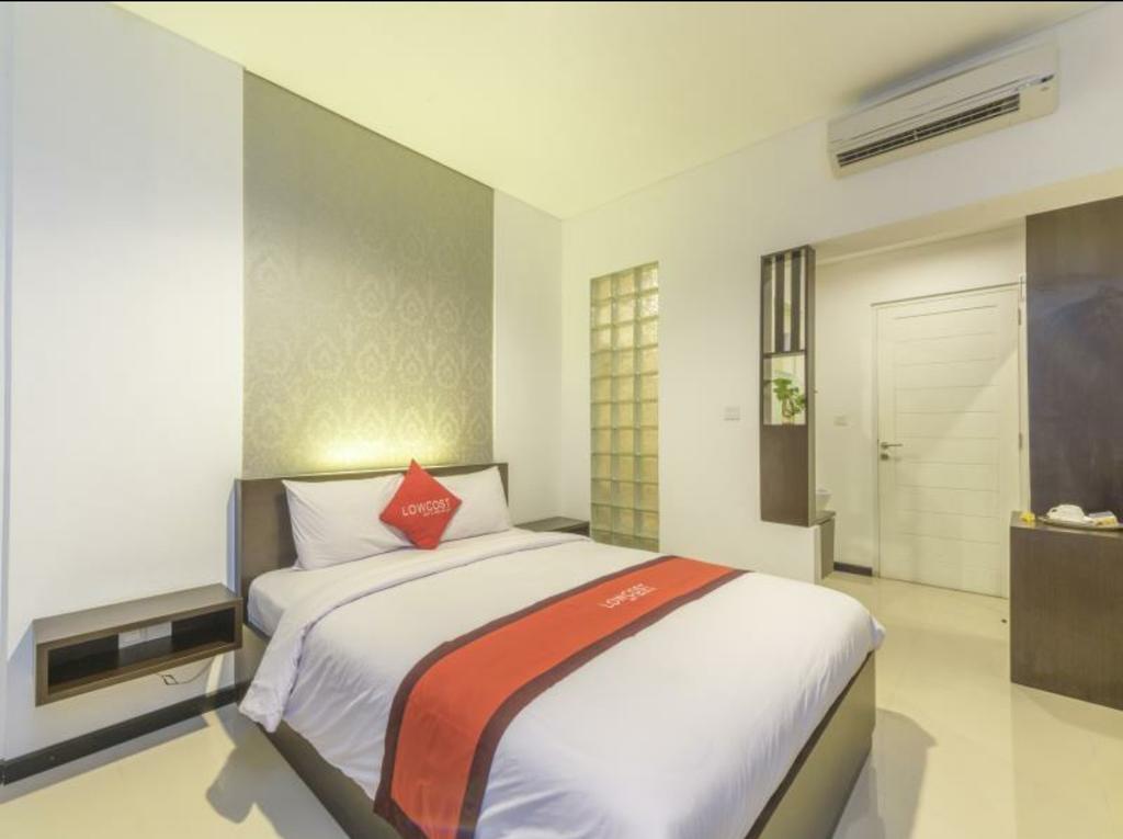 Lowcost Bed & Breakfast Jimbaran  Exterior photo