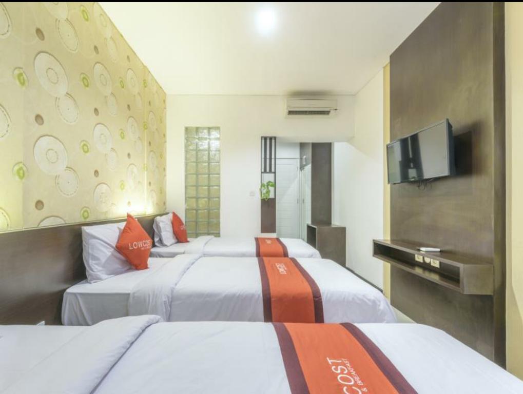 Lowcost Bed & Breakfast Jimbaran  Exterior photo